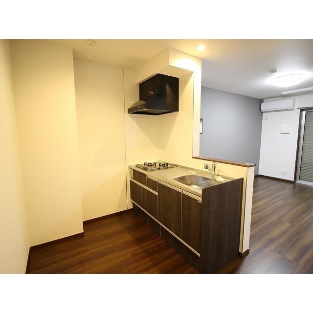 Room image 16