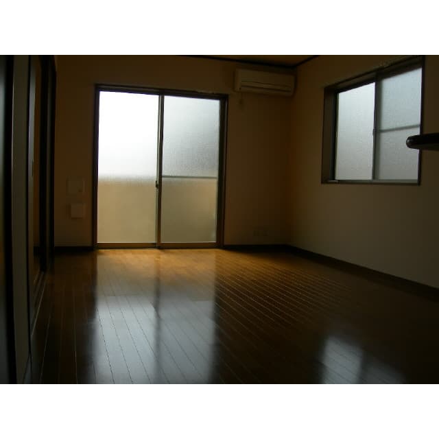 Room image 14