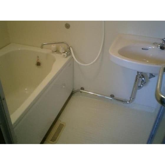 Room image 11