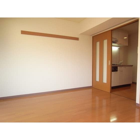 Room image 12