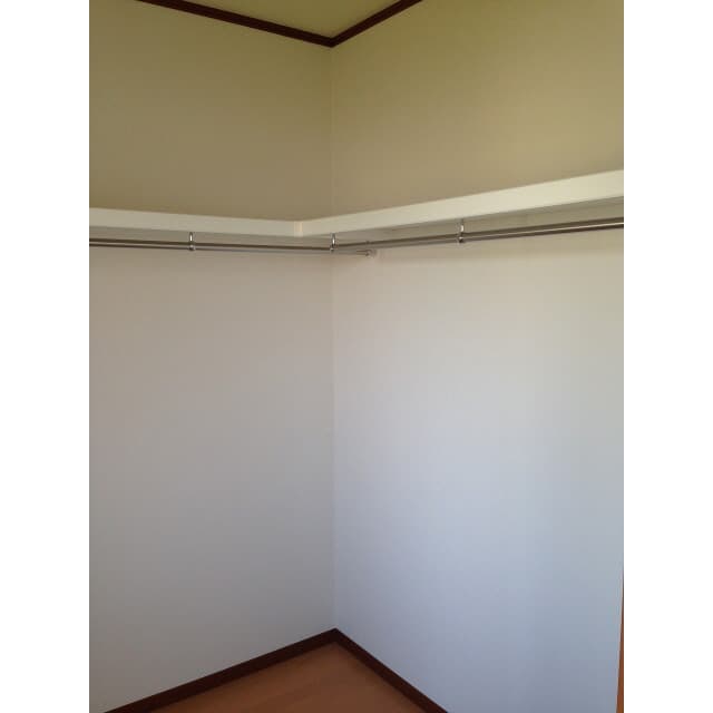 Room image 15