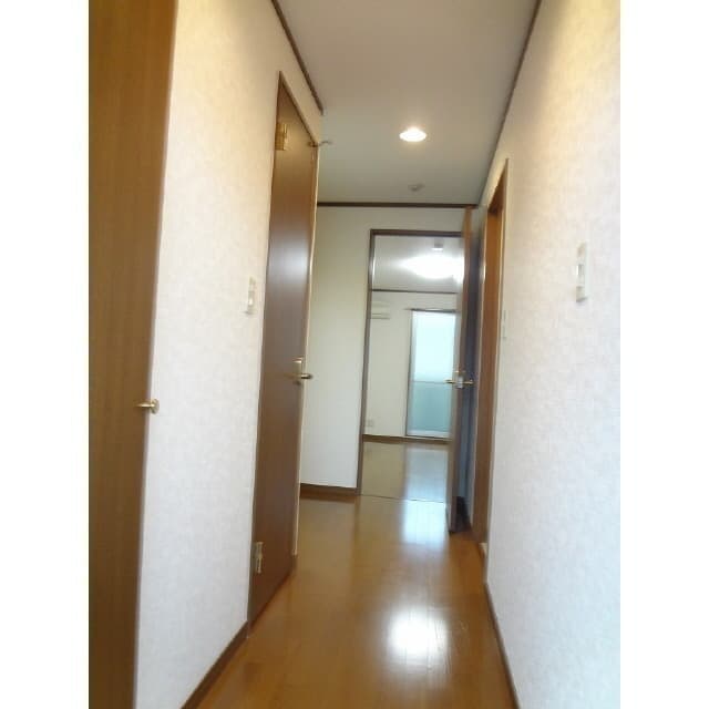 Room image 11