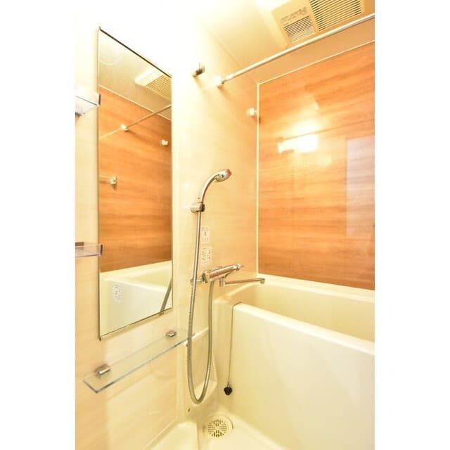 Room image 9