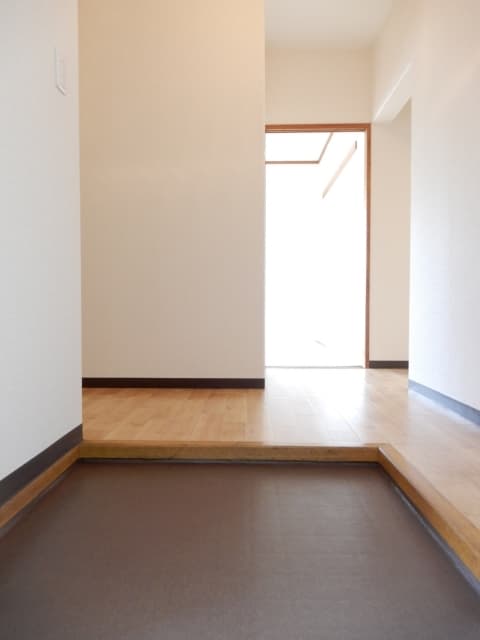Room image 11