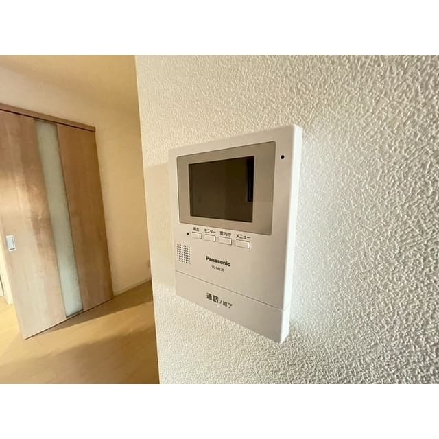Room image 15