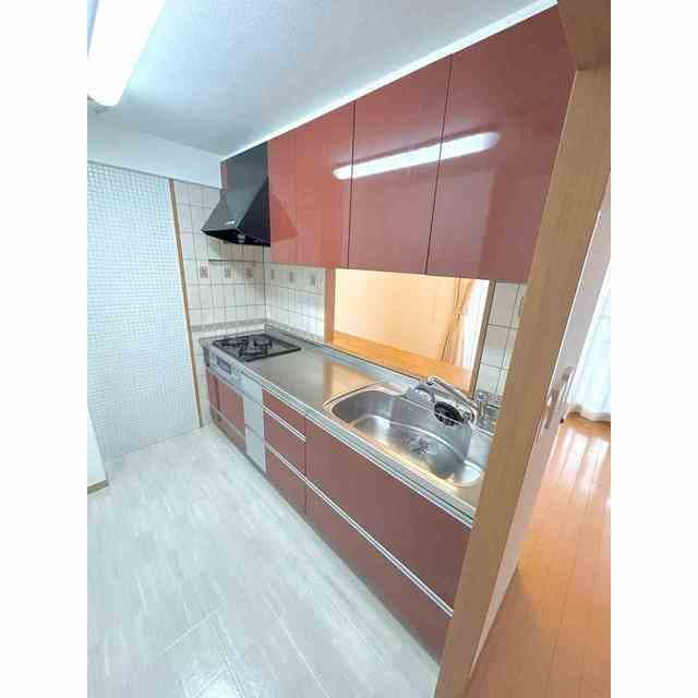 Room image 8