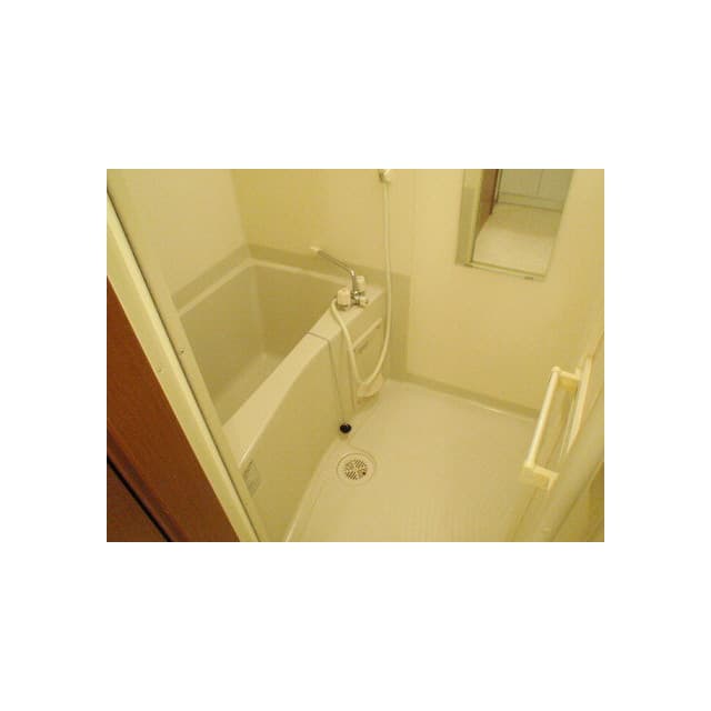 Room image 10