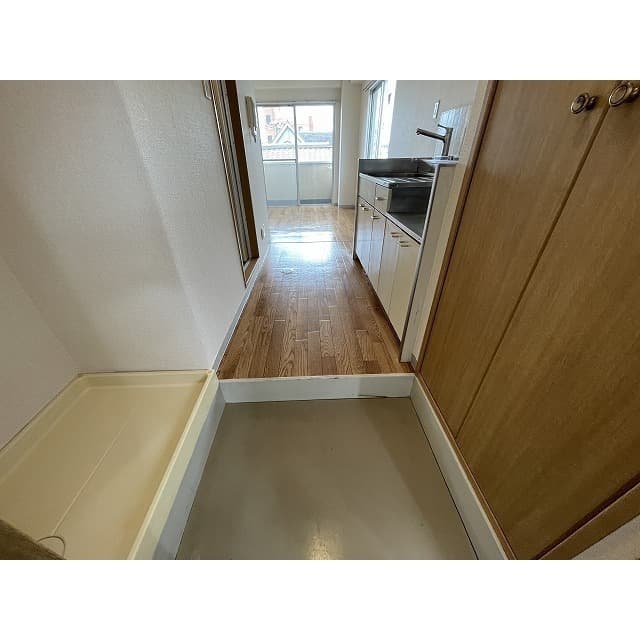 Room image 10