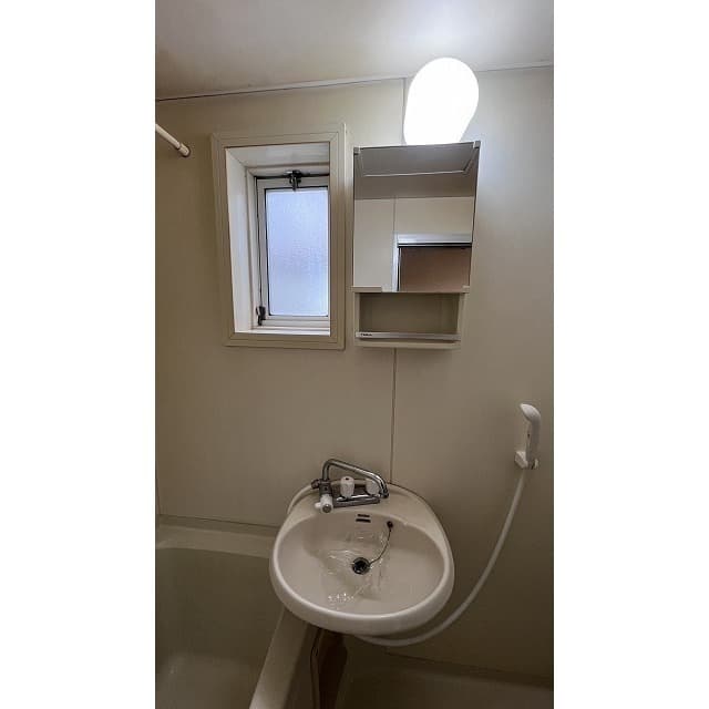 Room image 12