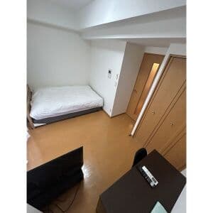 Room image 10