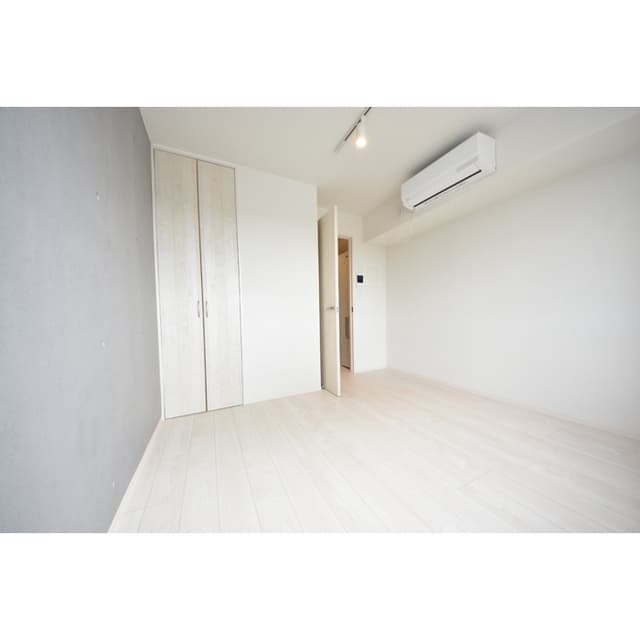 Room image 16