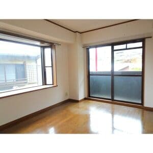 Room image 16