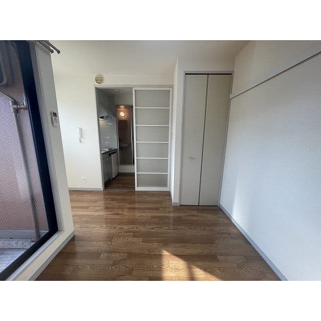 Room image 10