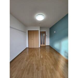 Room image 13