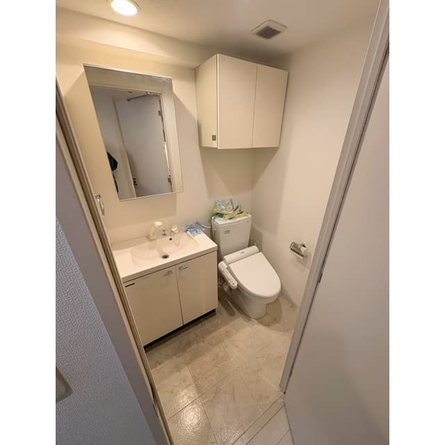 Room image 8