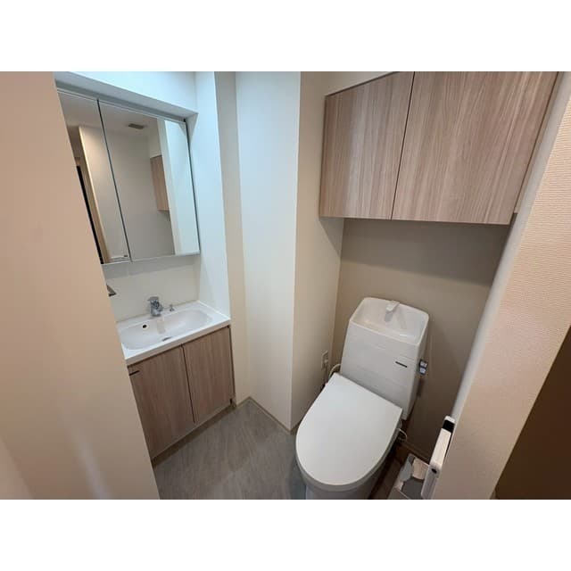 Room image 13