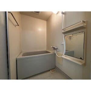 Room image 16