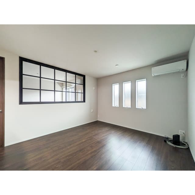 Room image 16