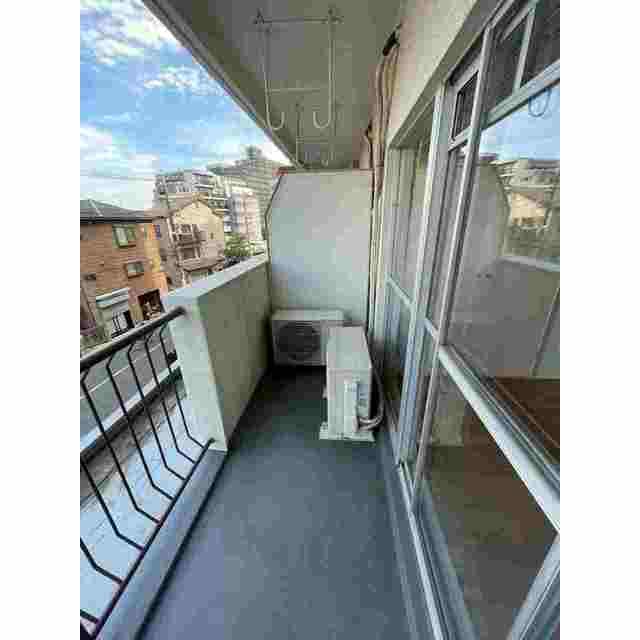 Room image 13