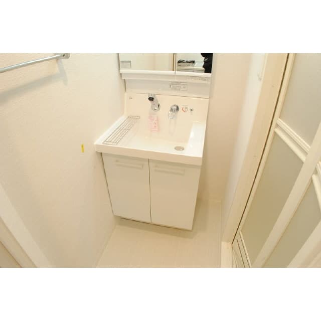 Room image 15