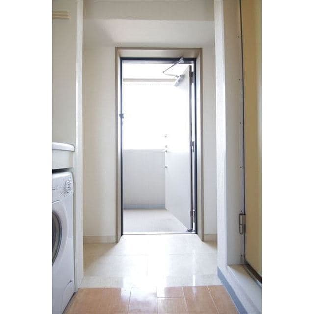Room image 9