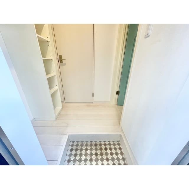 Room image 13