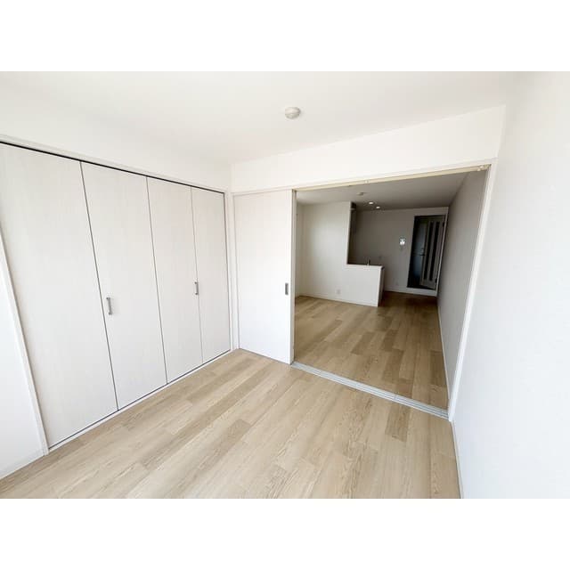 Room image 13