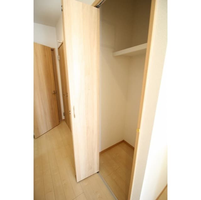 Room image 15
