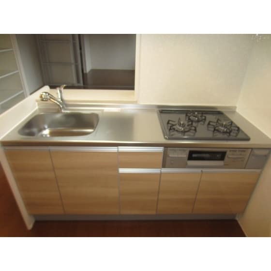 Room image 10