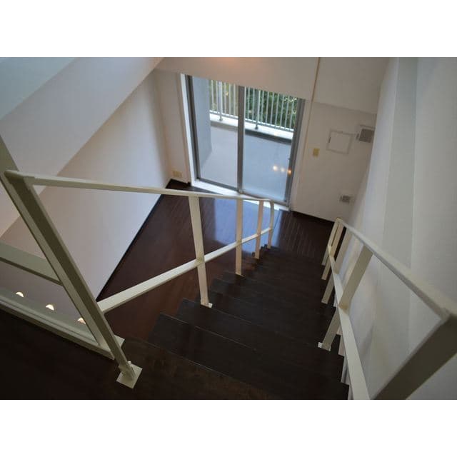 Room image 13