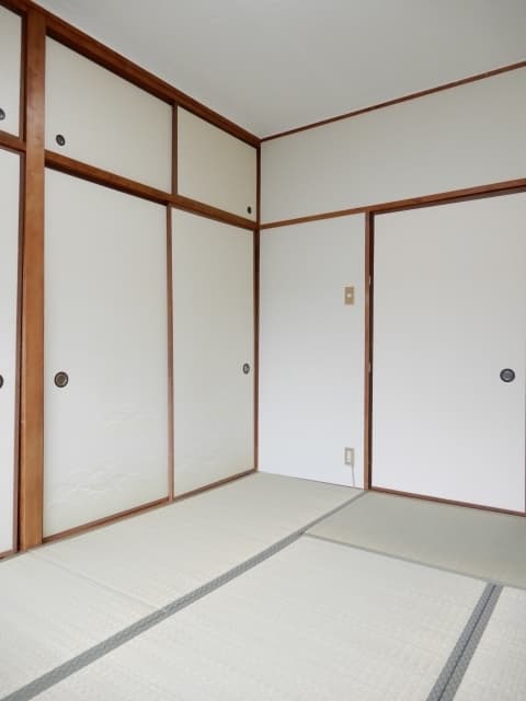 Room image 16