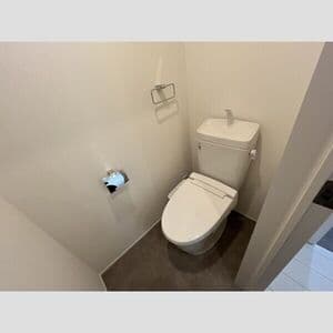Room image 8