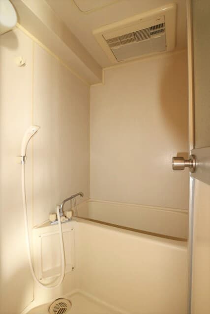 Room image 10