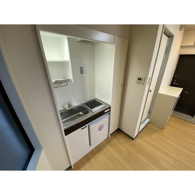 Room image 8
