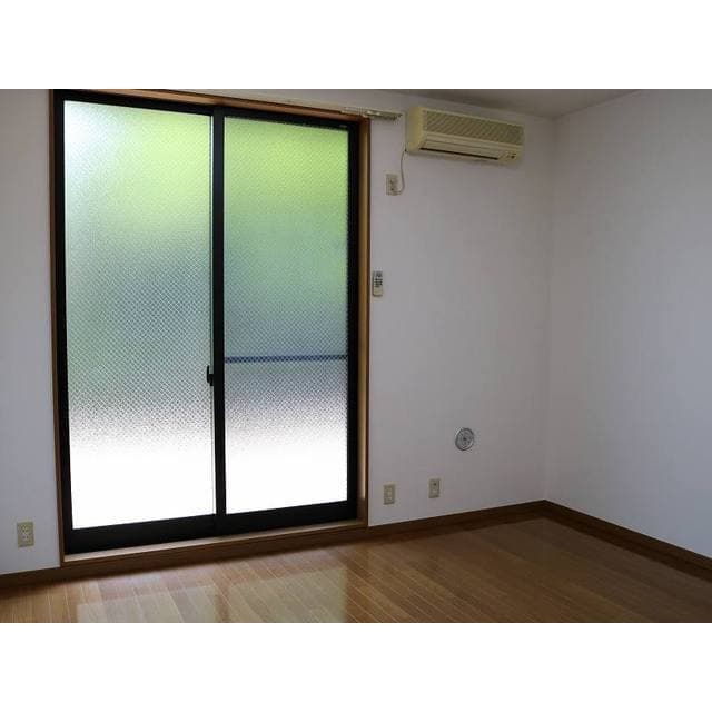 Room image 14