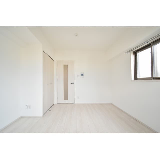 Room image 14