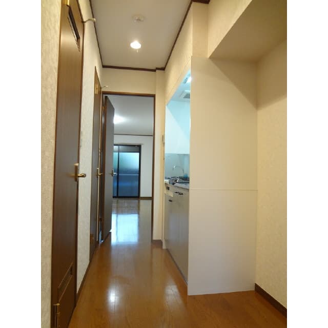 Room image 9