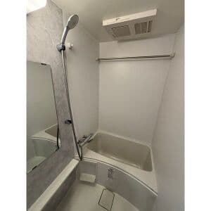 Room image 16