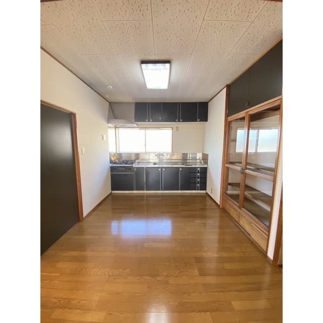 Room image 13