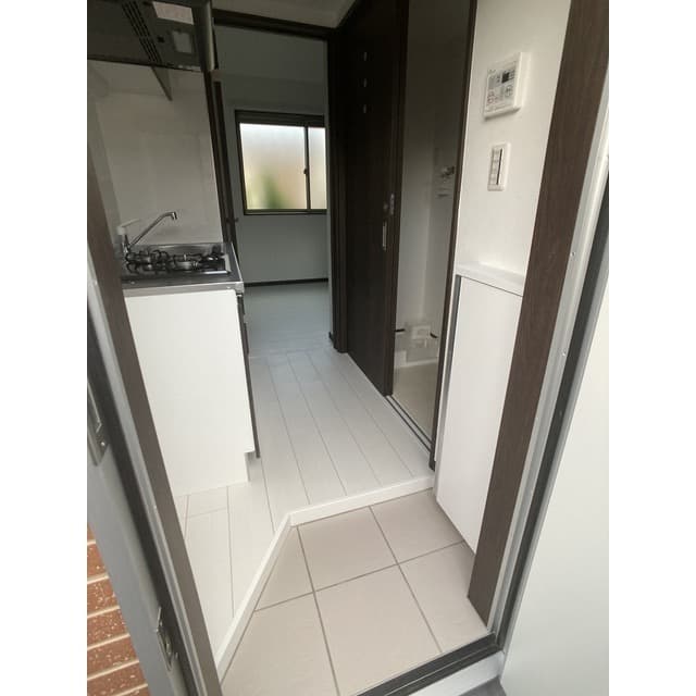 Room image 12