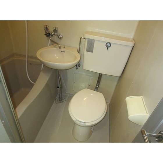 Room image 8
