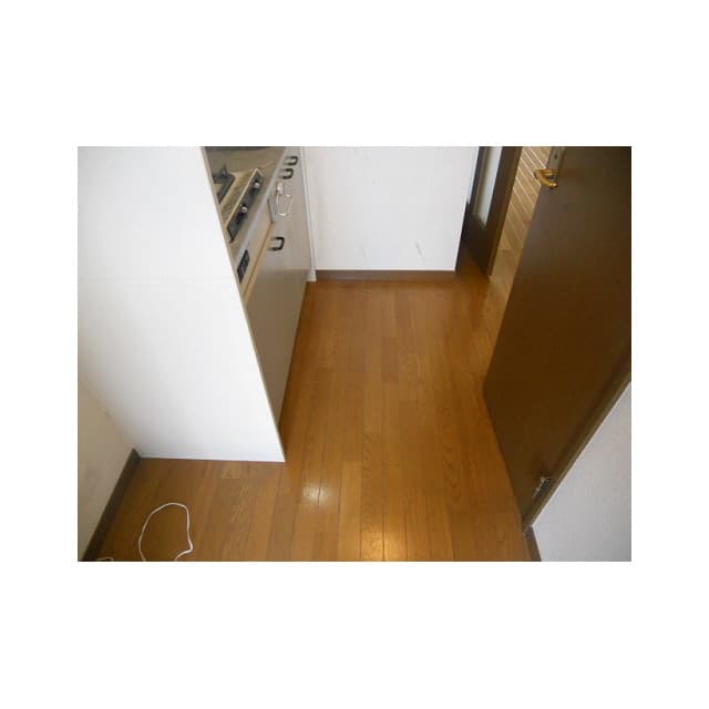 Room image 8