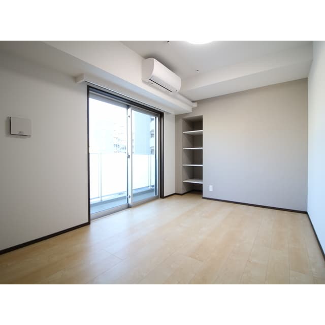 Room image 16