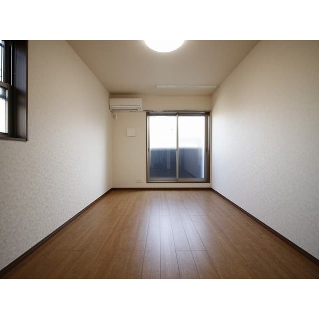 Room image 16