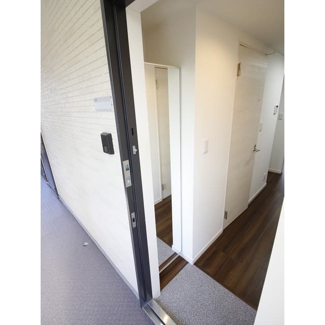 Room image 14