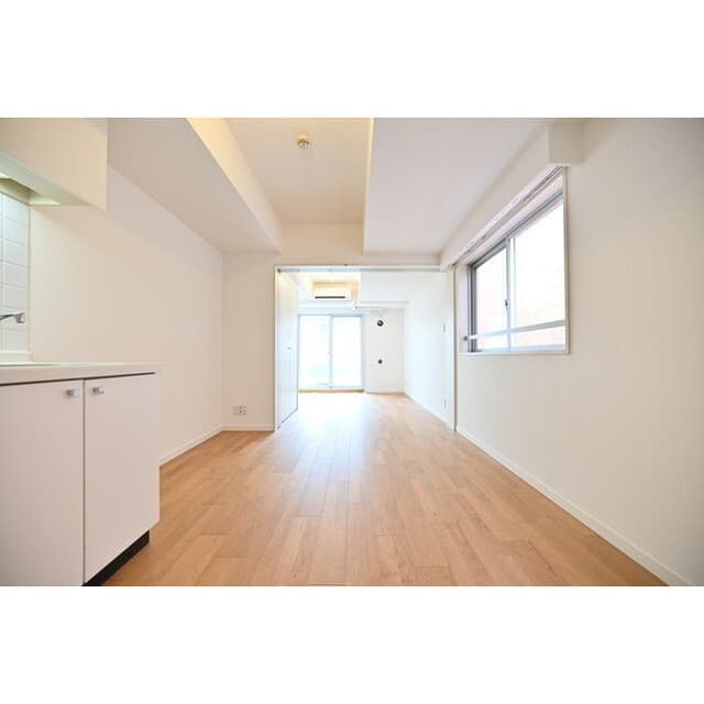Room image 16