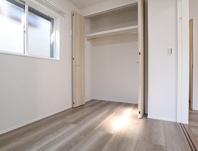 Room image 15