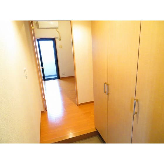 Room image 16