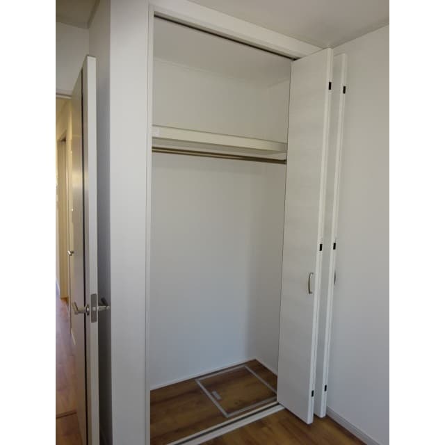 Room image 15