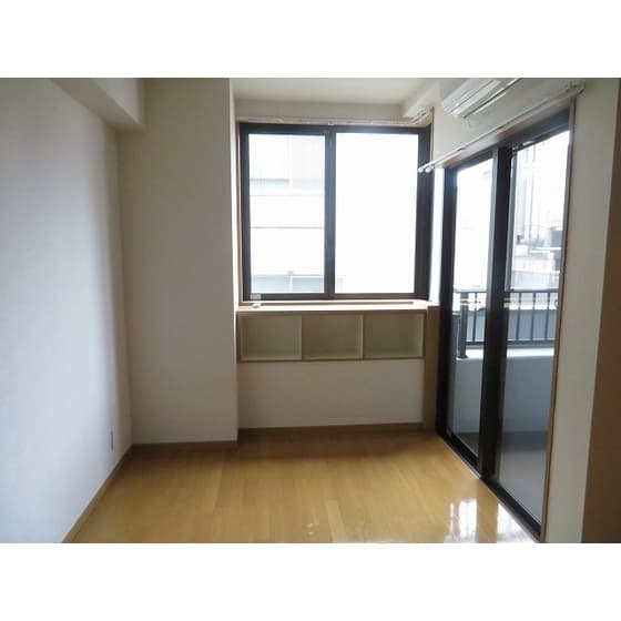 Room image 14